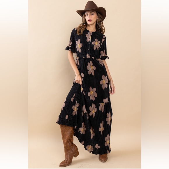 18 Floral Print Pleated Maxi Dress - Picture 3 of 6